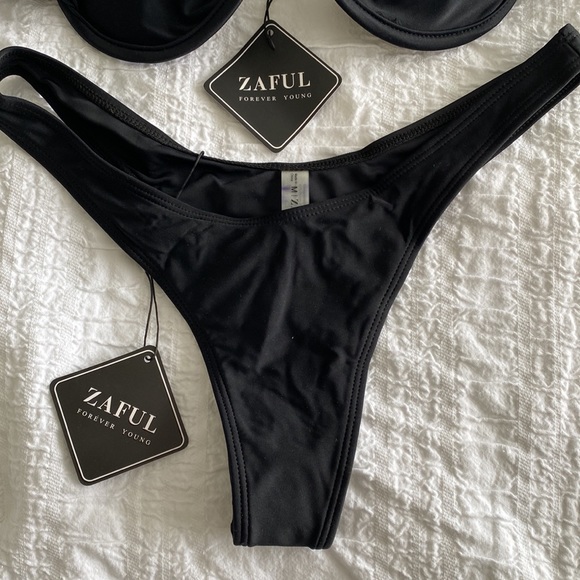 BNWT Push Up Plunge Bikini Top and Bottom - Picture 4 of 8